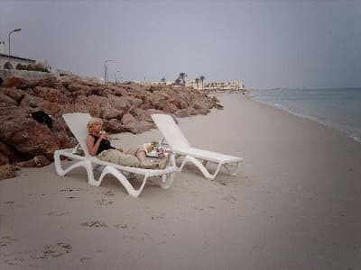 Détente à la plage du Flamingo Beach